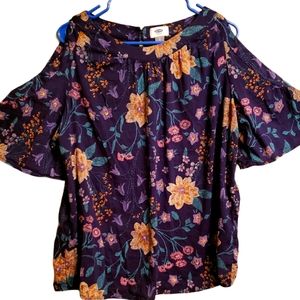 Old Navy floral print cold shoulder blouse. Size large